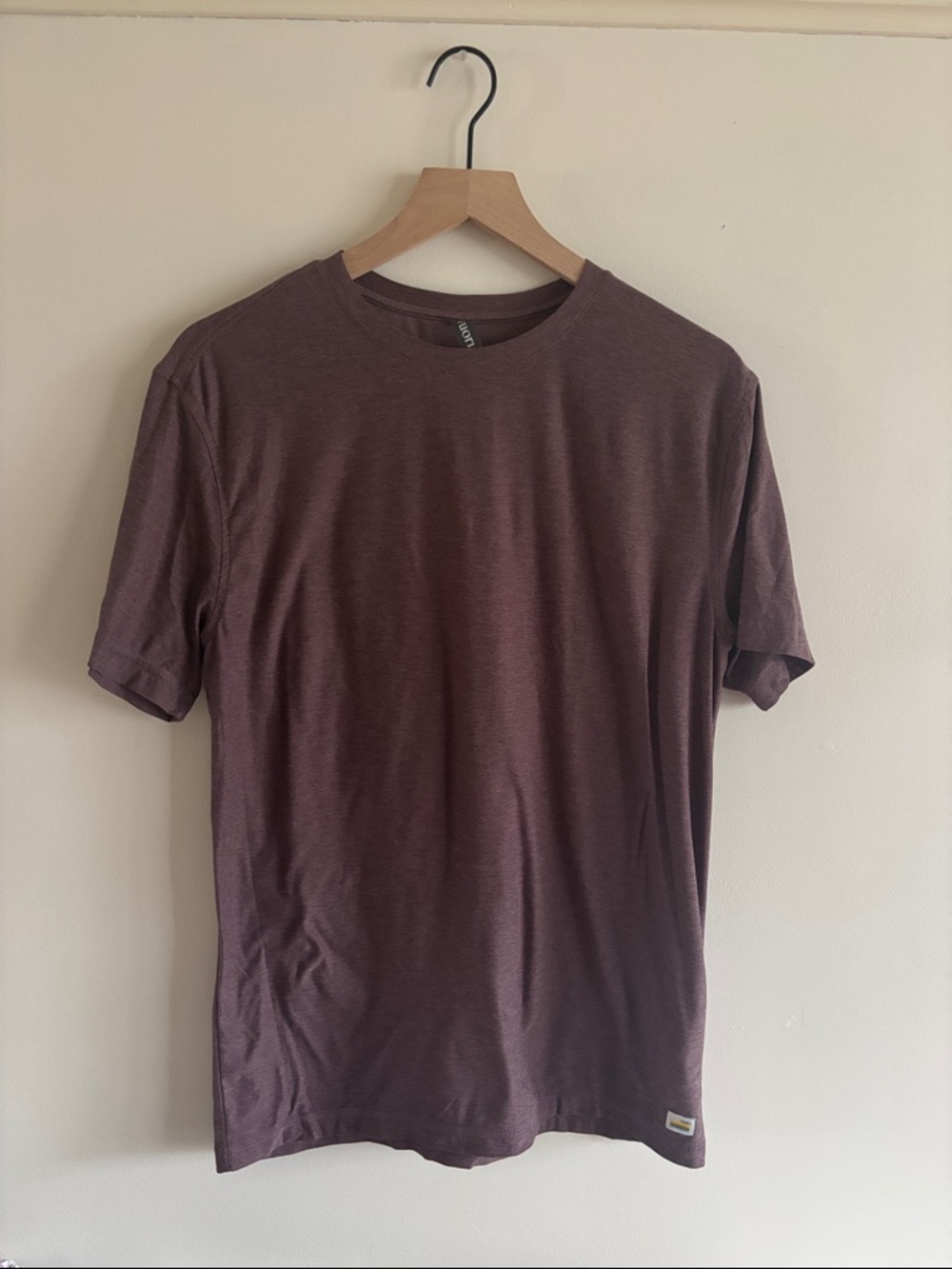 Vuori • Men's Crew Tee in Plum
